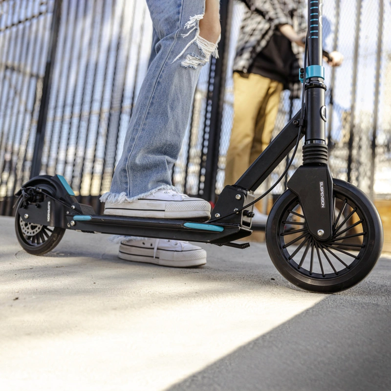 Aero A230 Folding Scooter view 4