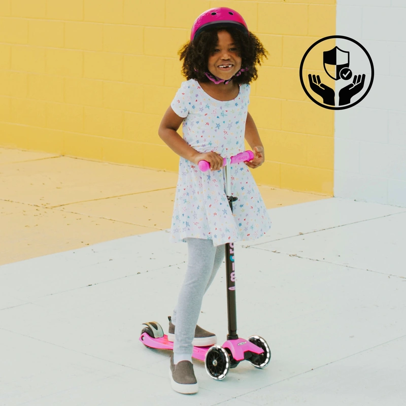 Micro Maxi Plus LED Scooter Pink deck grip and finish
