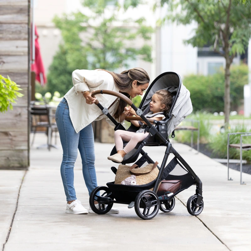 Graco travel system with R129 car seat