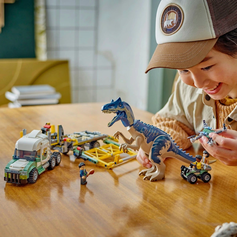 LEGO truck with dino cage and minifigures UK