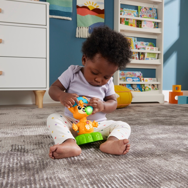 Fisher-Price - Jouet D'Eveil Sync Squad Ma Petite Chanteuse Clara
