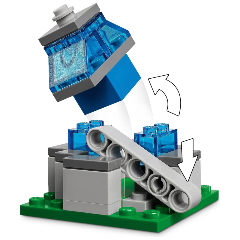 Box art of LEGO Minecraft 21273 set for UK buyers