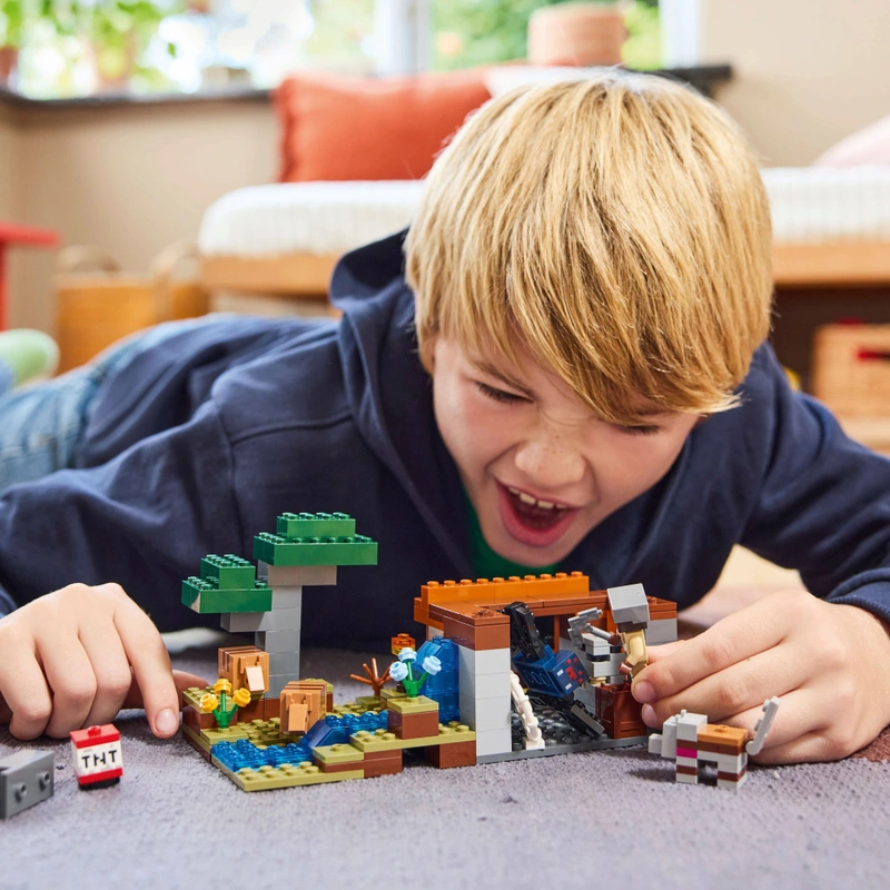 Kids playing with LEGO Minecraft 21269 expedition set UK