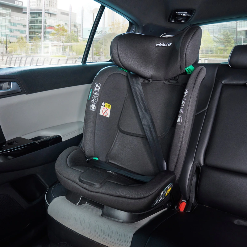 full studio shot of miniuno Liviie seat