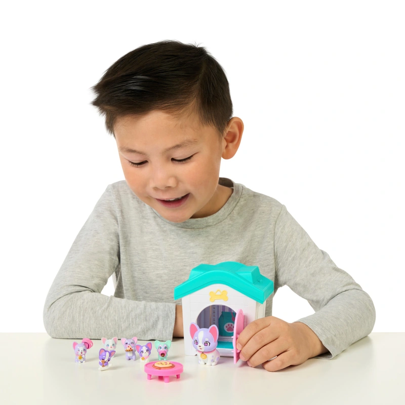 Front view of Little Live Pets Mama House toy