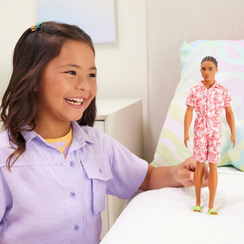 Barbie - Fashionistas Poupée Ken en Tenue Hawaïenne
