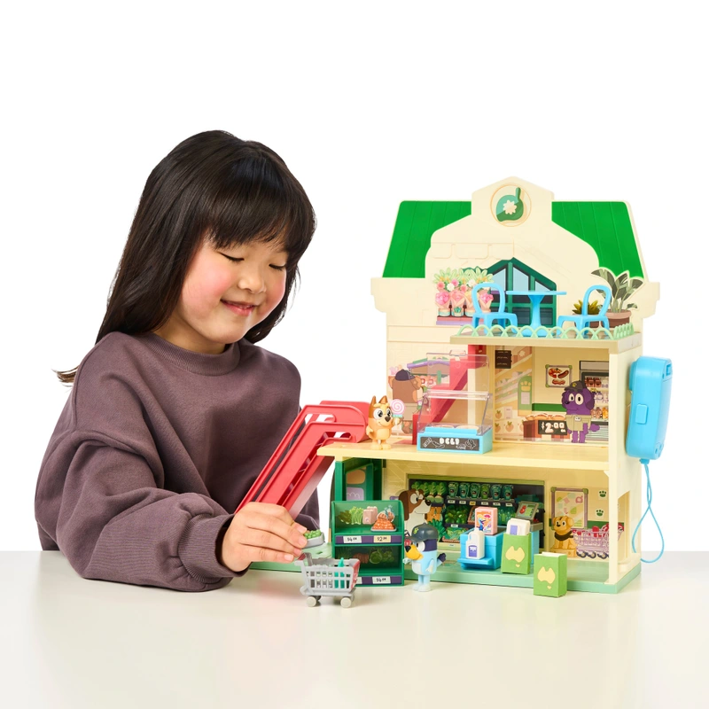 Bluey Supermarket Playset components and figures