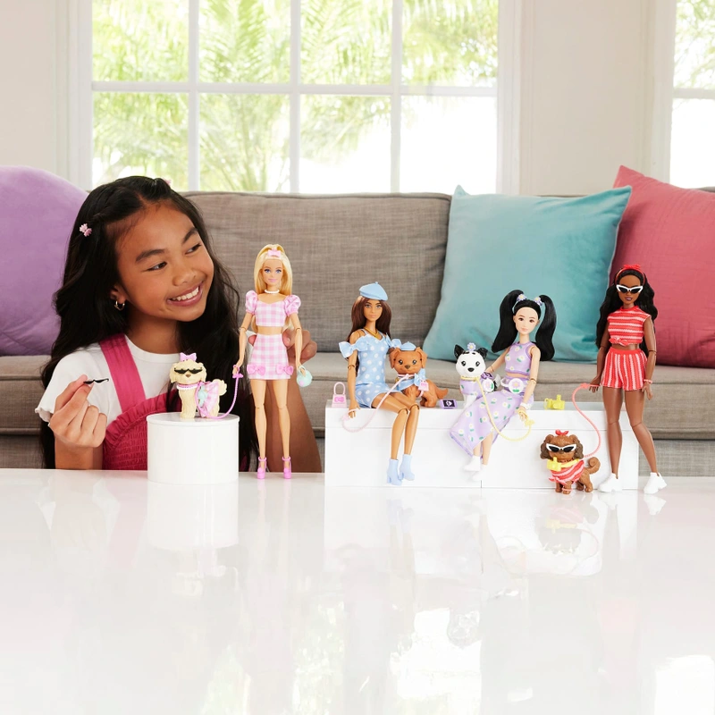 EvriBuy branded toy box for Barbie Doll Twinning Looks UK