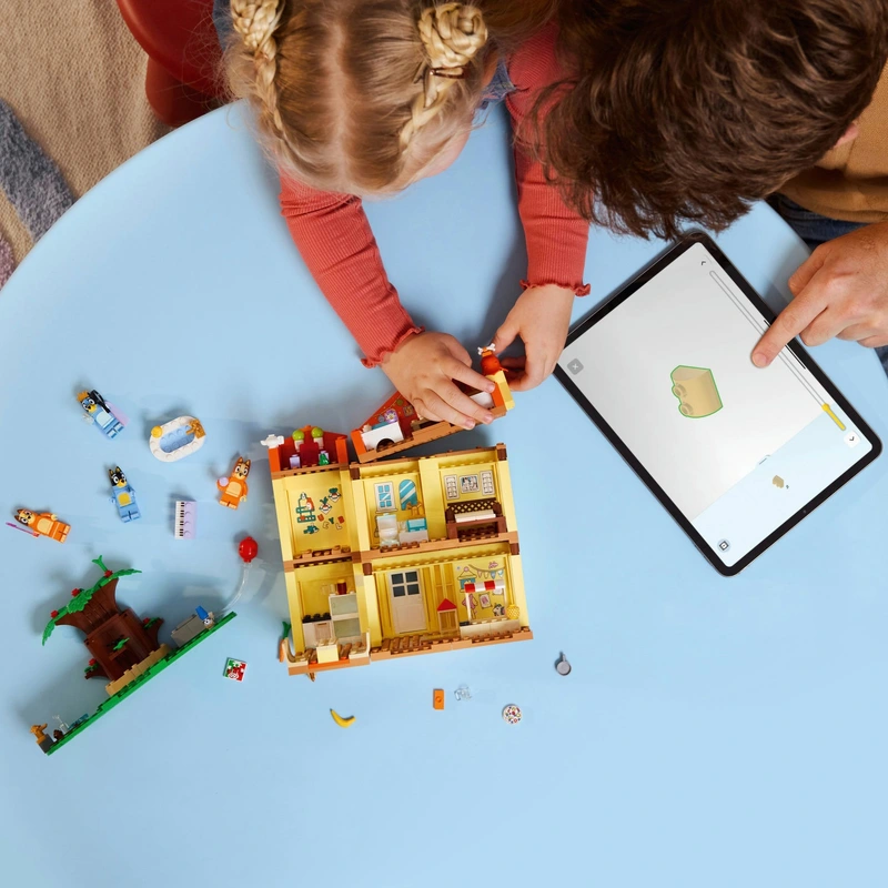 LEGO Bluey figures in the family house set