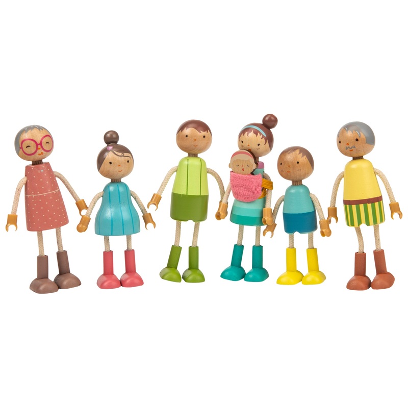 Wooden Doll House Family 7 Dolls Set