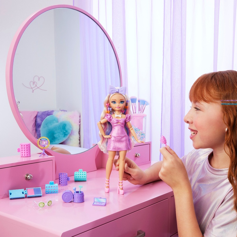 Barbie - Dream Besties Poupée Malibu Soirée en Ville
