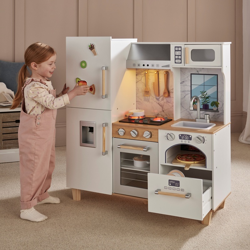 Kitchen Corner Signature Wooden Kitchen with Pizza Oven