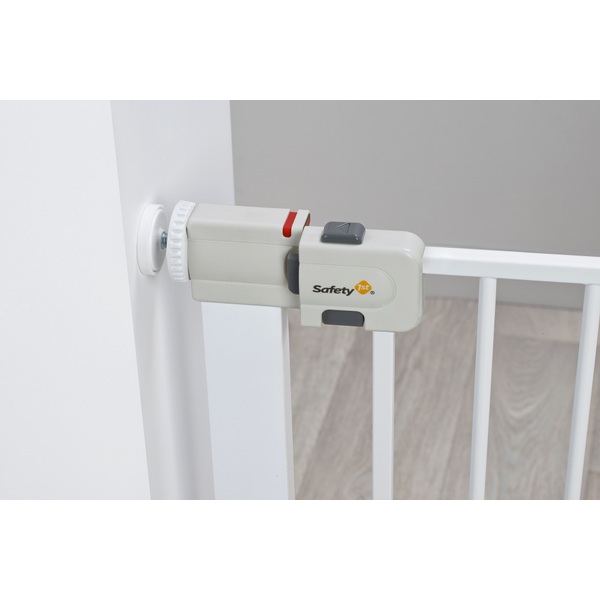 Safety 1st Simple Close ( Pressure fit ) Baby Stair Gate Smyths Toys