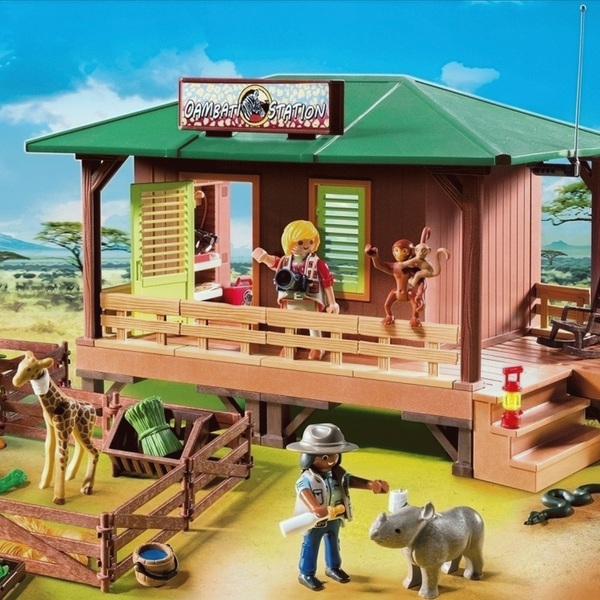 playmobil wildlife station