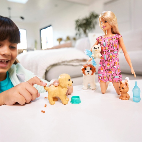 barbie doggy daycare doll & pets