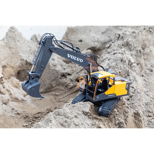 116 Radio Control Volvo Excavator Smyths Toys Ireland