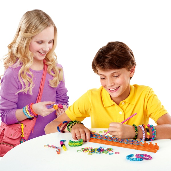 Cra-Z-Loom The Ultimate Rubber Band Loom | Smyths Toys UK