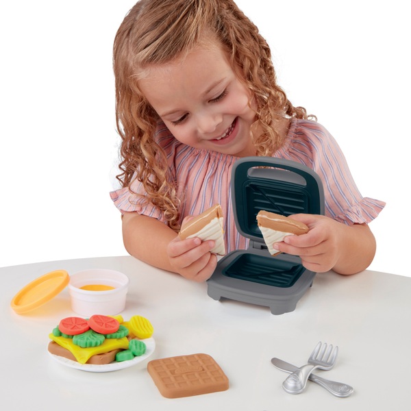 Play-Doh Kitchen Creations Cheesy Sandwich Play Food Set - Smyths Toys UK