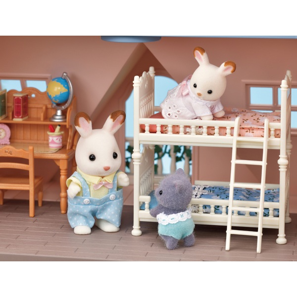 Sylvanian Families Deluxe Celebration Home Gift Set - Smyths Toys UK