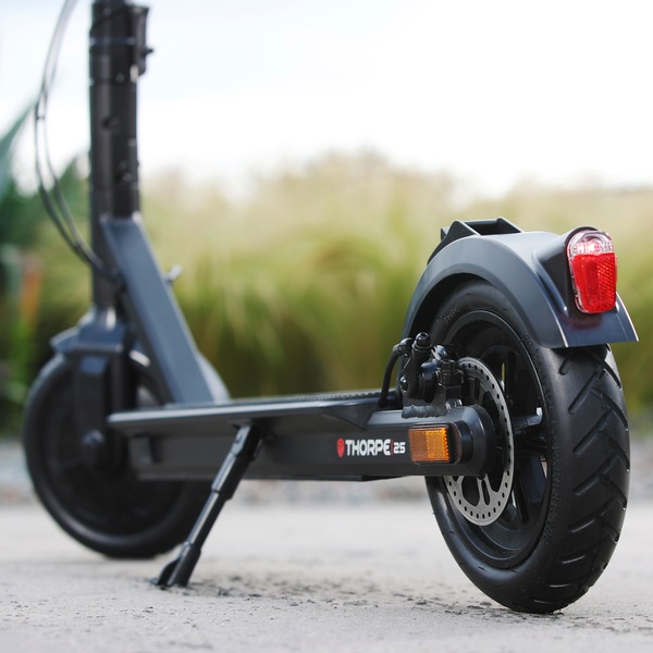 Thorpe 25 Electric Scooter Smyths Toys UK