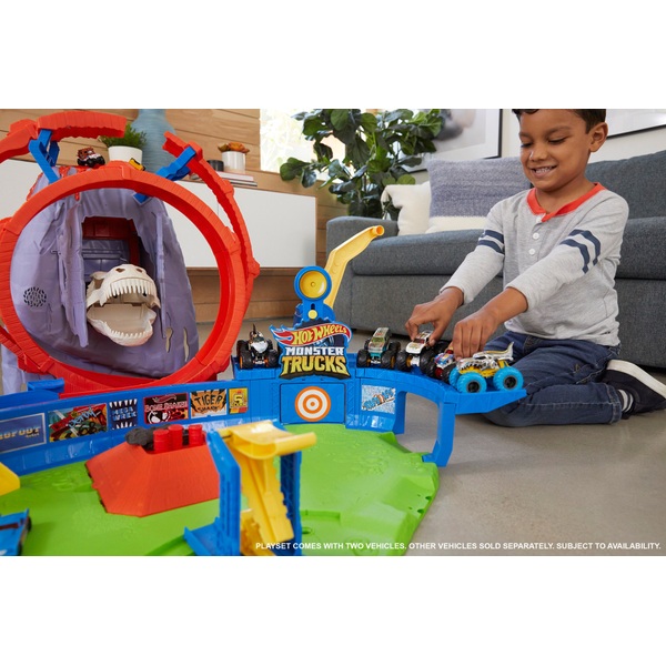 Circuit Voiture - Hot Wheels - Volcan Crash (+ 2 voitures) | PicWicToys & Smyths Toys France