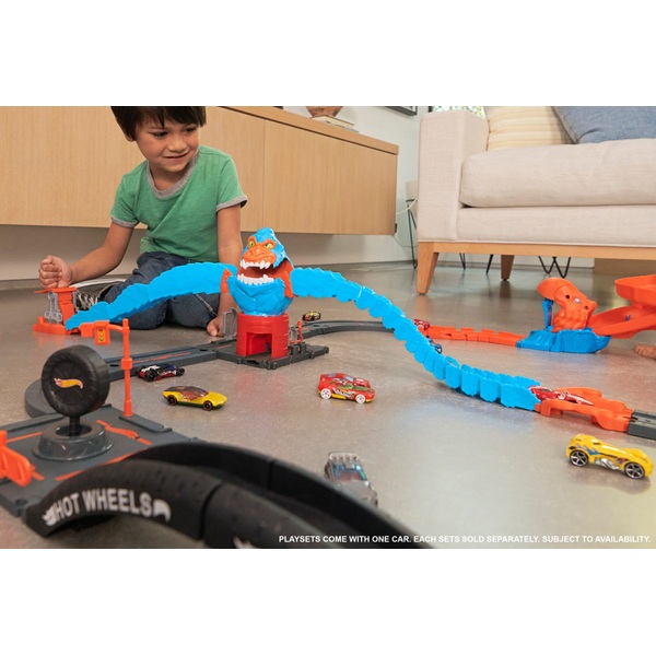 Hot Wheels City Wreck & Ride Gorilla Attack Playset and Vehicle Smyths Toys Ireland