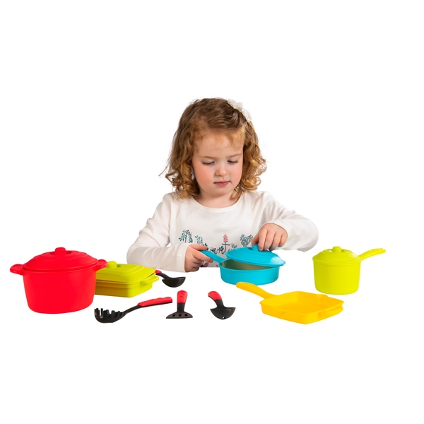 Toy kitchen hot sale set smyths