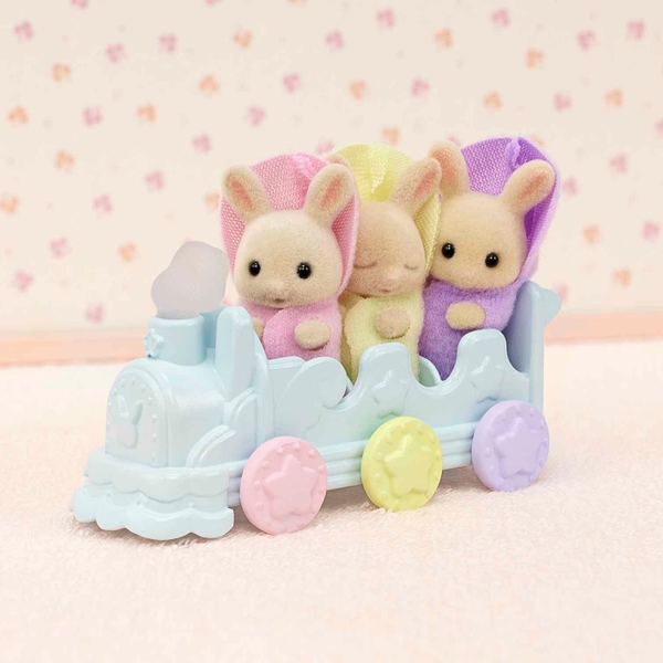 Sylvanian Families Triplets Baby Bathtime Set | Smyths Toys UK