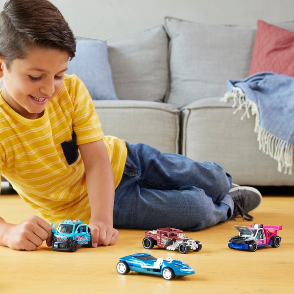 Hot Wheels Pull-Back Speeders Diecast Vehicle Assortment | Smyths Toys UK