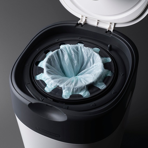 Tommee Tippee Twist & Click Advanced Nappy Bin Starter Set with 4