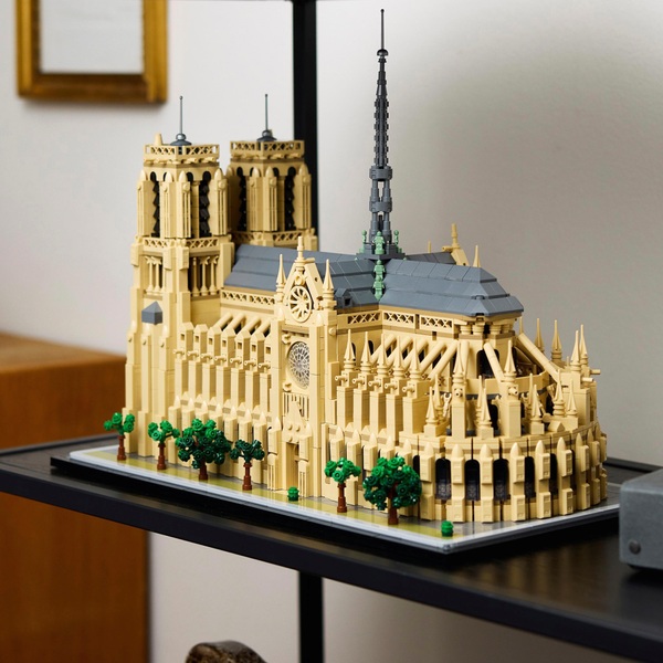 LEGO Architecture 21061 Notre-Dame de Paris Set for Adults | Smyths ...