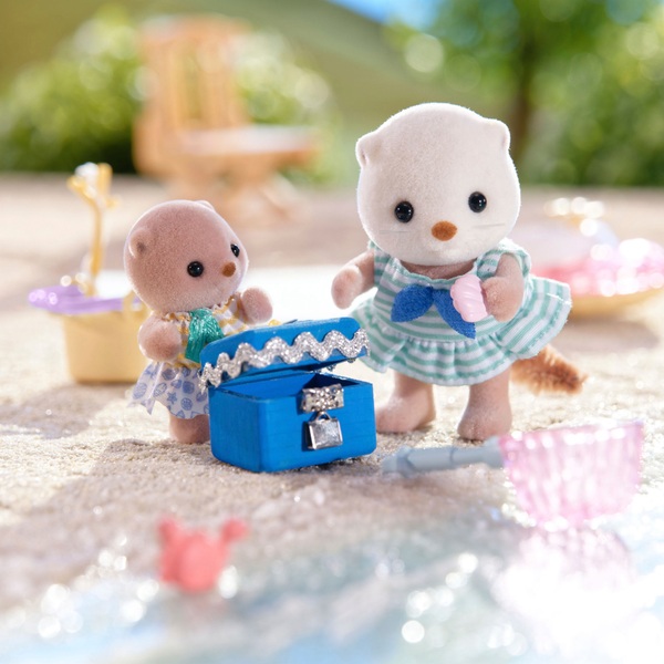 Sylvanian Families Sea Otter Sisters Splashy Snorkel Set | Smyths Toys UK