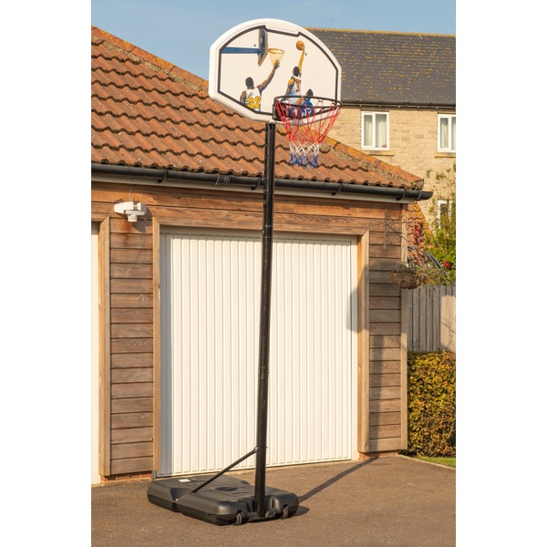 Großer Basketballständer Turnier