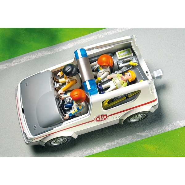 Playmobil Medical Centre and Ambulance 5012 Playmobil UK
