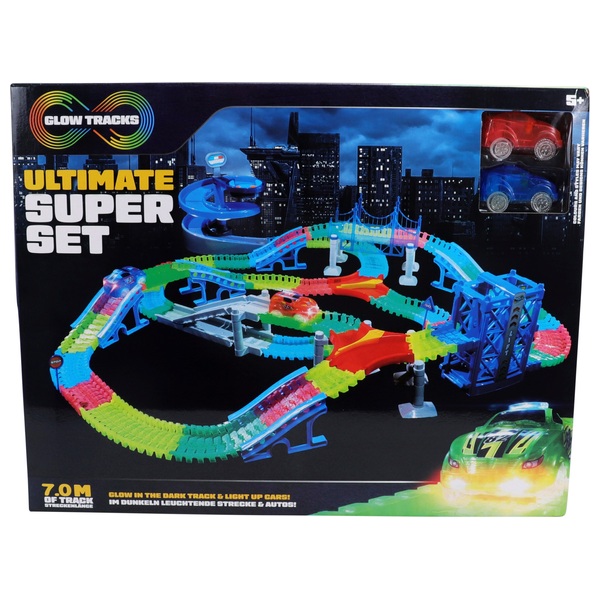 Glow Tracks Ultimate Super Set Rennbahn mit 2 Autos, 7 m Streckenlänge