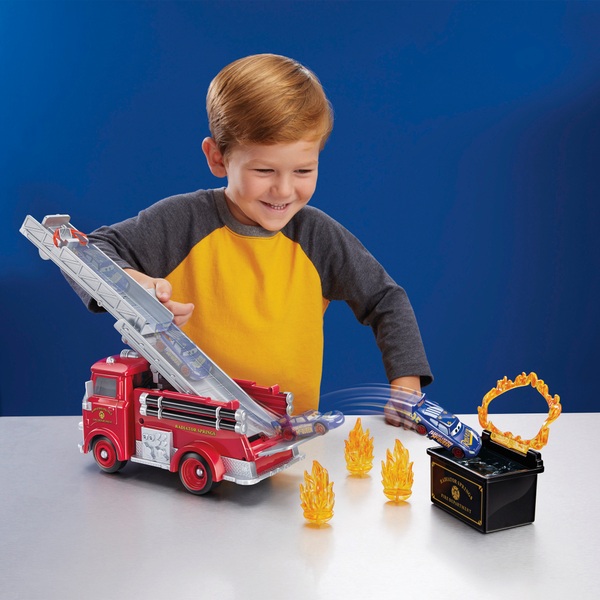 Lightning Mcqueen Color Changing Car Wash / Kaufe Disney Cars Color Change Dinoco Car Wash Playset Gtk91 Inkl Versand / Start by filling mcqueen with fuel so he can make it through the wash.