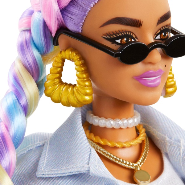 Barbie Extra Puppe mit geflochtenem Regenbogen-Zopf, inkl. Haustier