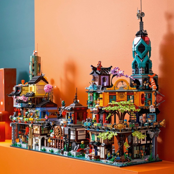 LEGO Ninjago 71741 Die Gärten von NINJAGO City Smyths Toys Deutschland