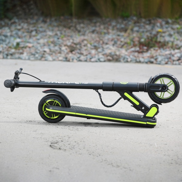 EScooter Thorpe 15 ElektroRoller schwarz/grün Smyths Toys Deutschland