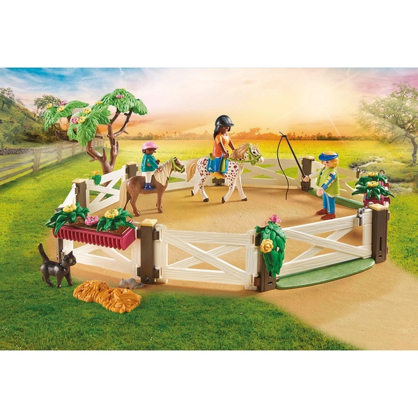PLAYMOBIL Country 70995 Reitunterricht mit Pferdeboxen Smyths Toys