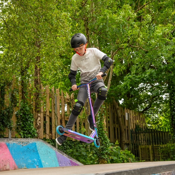 Blindside Stunt Scooter NEO PRO Kinderroller neon/chrom Smyths Toys