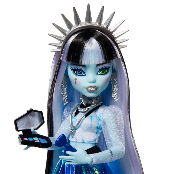 Monster High Skulltimate Secrets Fearidiscent Puppe Frankie Stein Set Smyths Toys Deutschland