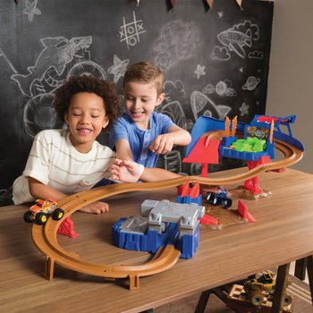 Monster Jam Monster Trucks Playset Supercharge Speedway