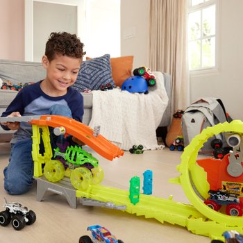 Hot Wheels Monster Trucks Power Smashers Bahn Power Verfolgungsjagd mit 2 Fahrzeugen 1:24 und 1:6