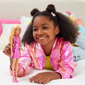 Barbie Fashionistas Puppe im rosa Metallic-Minikleid