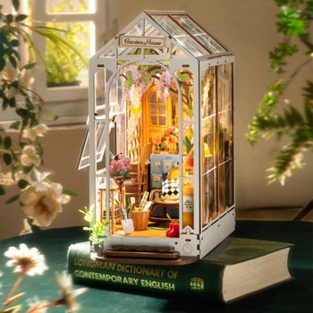 Rolife Book Nook & Wonderland Garden House 176 Piece Set