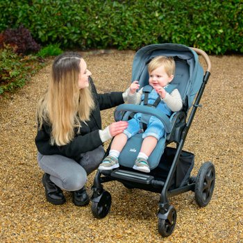 Joie Chrome DLX Trio 3-in-1 Travel System with i-Snug 2 i-Size R129 Car Seat Moonlight