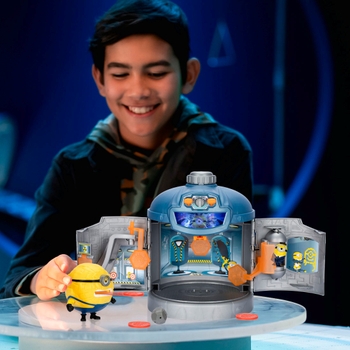 Despicable Me 4 Mega Minions Transformation Chamber Playset