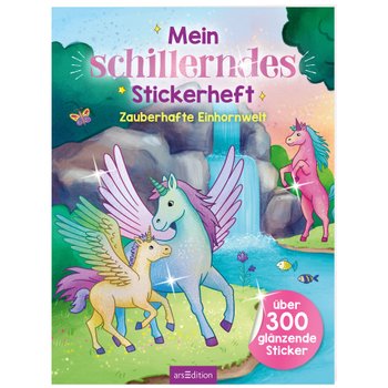 Mein schillerndes Stickerheft sortiert