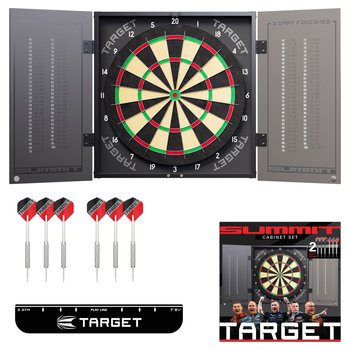 Target Dartscheibe im Kabinett mit Dartpfeilen